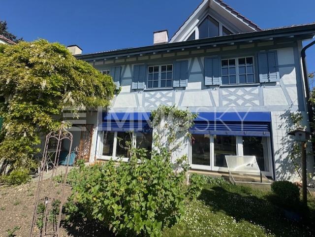 An ruhiger und sonniger Lage - 7.5 pièces Maison bifamiliale a Engwilen