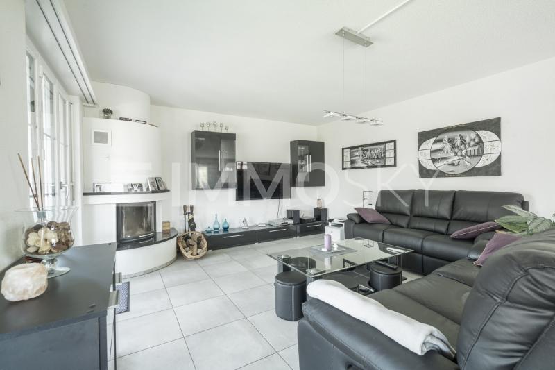 Grosszügiger Wohnbereich mit Chemineé - 5.5 Zimmer Haus in Uezwil