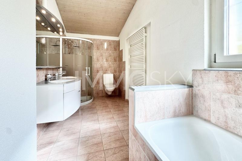 Salle de bains familiale - 4.5 pièces Villa a La Heutte