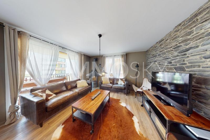 Helles Wohn- und Esszimmer - 4.5 Zimmer Ferienwohnung in Grächen