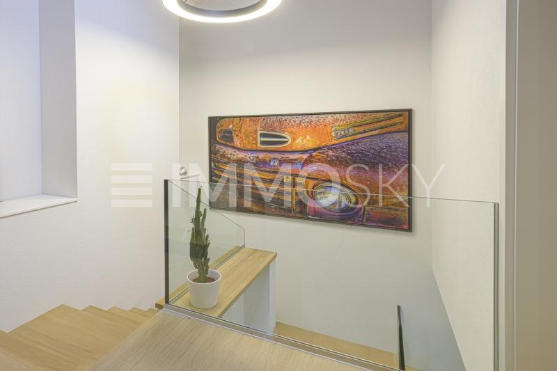 Couloir d'escalier moderne - 3.5 rooms Maisonette in Estavayer le Lac