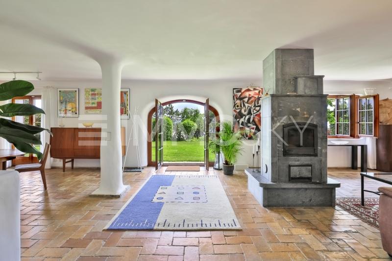 Dans un écrin de verdure - 8 pièces Maison individuelle a Arzier