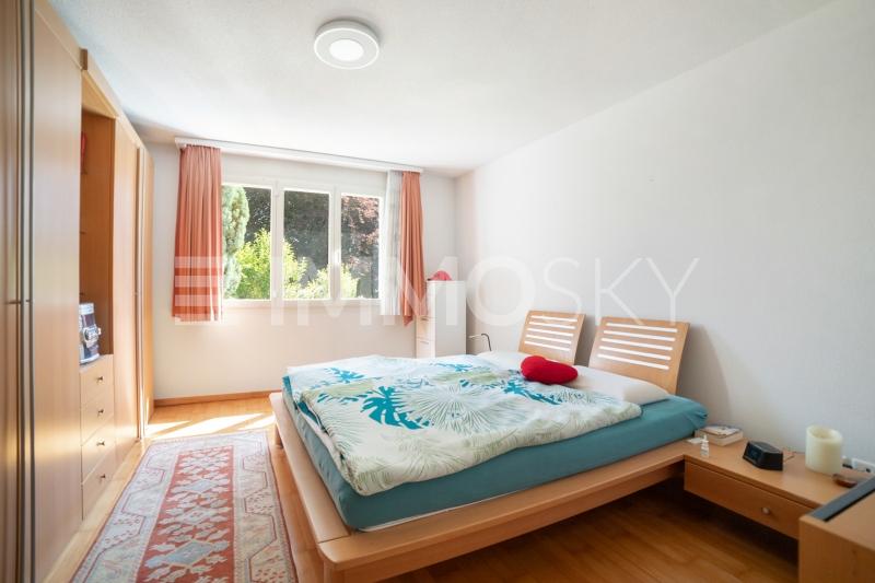 Schlafzimmer - 5.5 Zimmer Wohnung in Lupfig