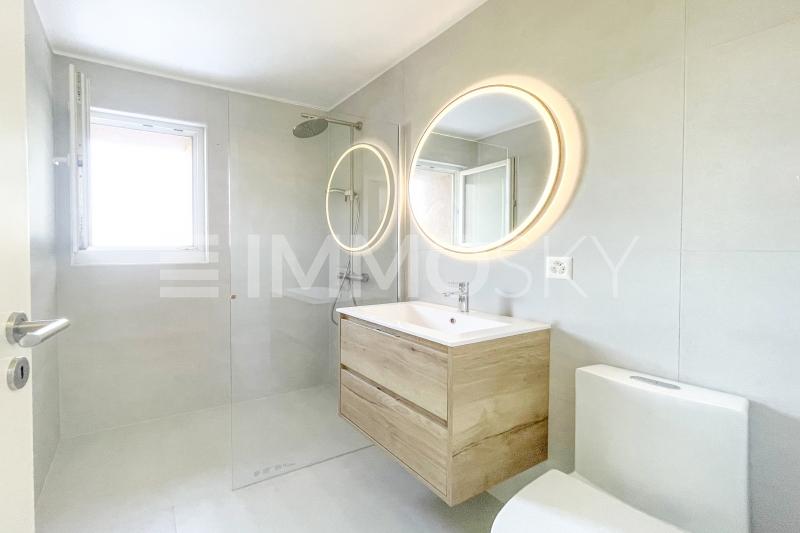 Salle d'eau avec fenêtre - 4.5 pièces Appartement a Estavayer le Lac