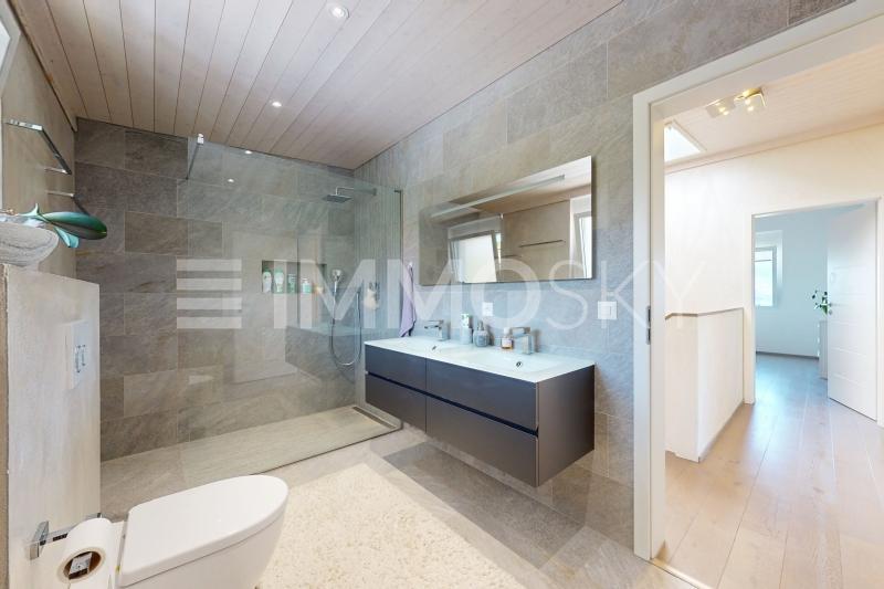 Salle de bains moderne - 6.5 pièces Maison jumelle a Font