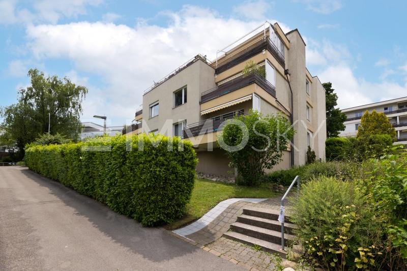 Grüne Kulisse für ein Leben mit Stil - 10 pièces Duplex a Thalwil