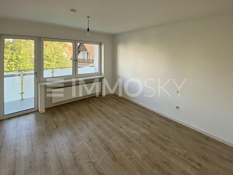 Ruhiges Schlafzimmer mit sonnigen Balkon - 