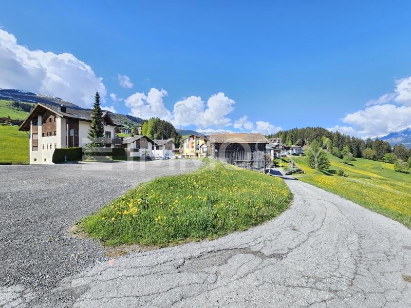Raum für Visionen - Bauland in Obersaxen Meierhof
