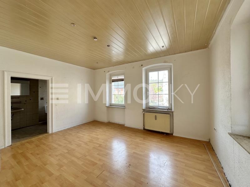 1. OG Schlafzimmer 1 - 
