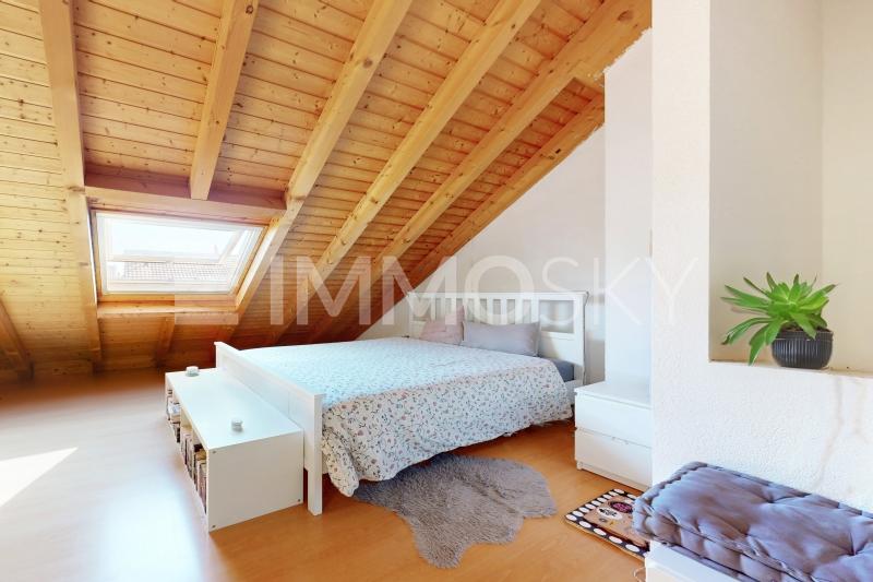 Combles aménagées avec salle de douche privative - 5.5 pièces Maison mitoyenne d'angle a Echallens