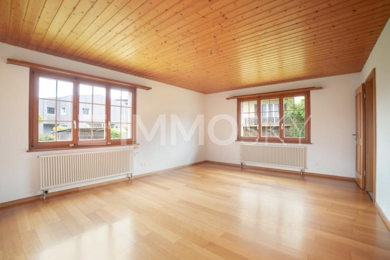 Schlafzimmer mit En Suite - 7.5 Zimmer Einfamilienhaus in Sarmenstorf