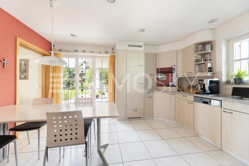 Wohnküche andere Ansicht - 6.5 Zimmer Haus in Nesselnbach