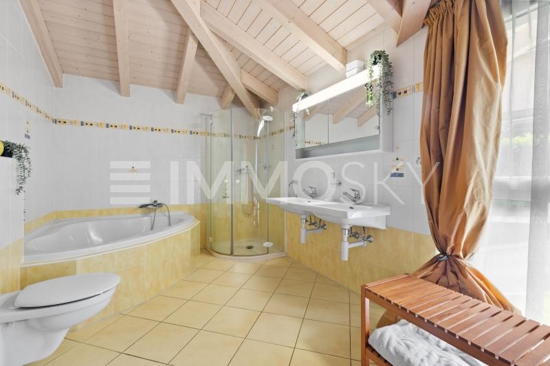 Grande salle de bains à l'étage - 6.5 pièces Maison jumelle a Monthey