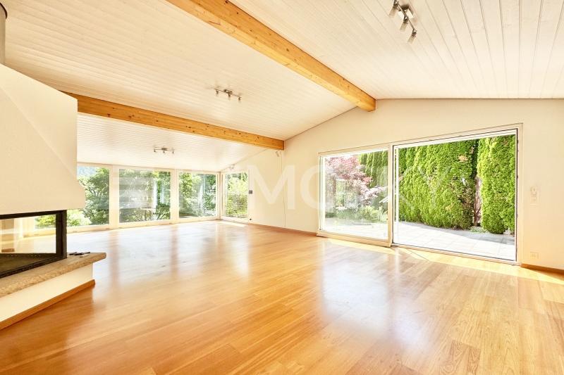 Accès à la magnifique terrasse - 4.5 pièces Villa a La Heutte