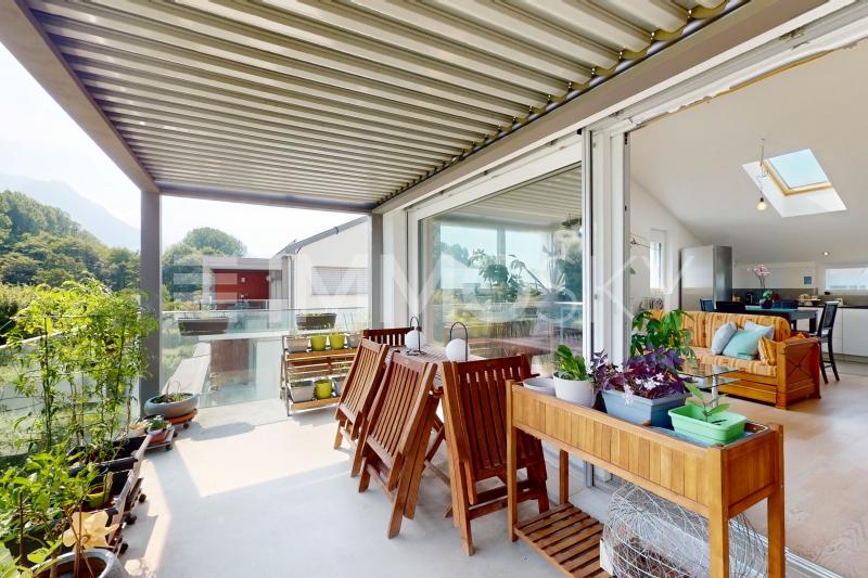 Balcon avec pergola bioclimatique - 3.5 Zimmer Maisonette in Villeneuve VD