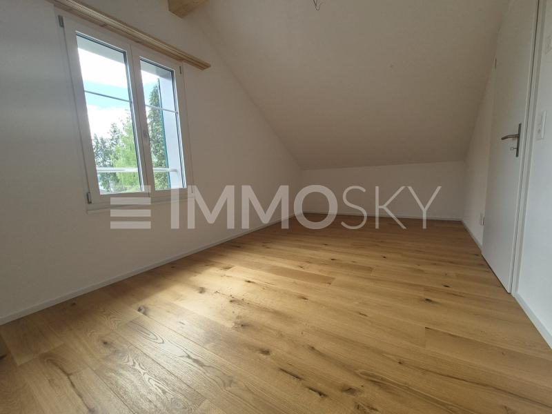 Grosszügiges Schlafzimmer - 3.5 Zimmer Wohnung in Ganterschwil