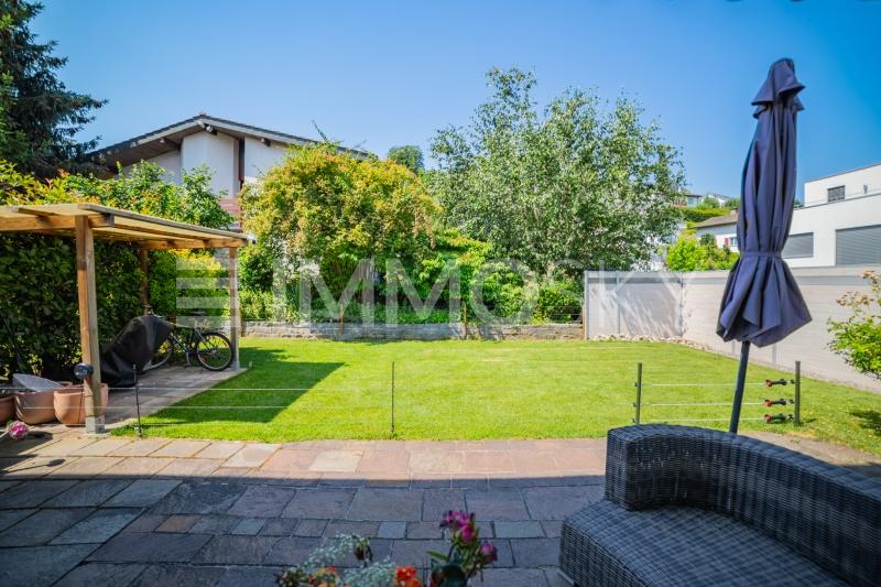 Lädt zum Verweilen ein - 6.5 rooms Semi-detached house in Killwangen