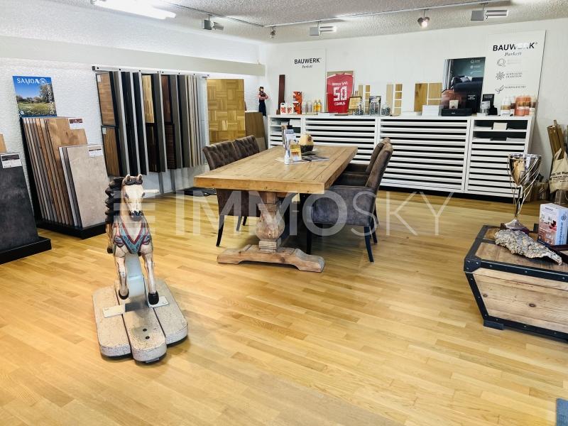 Ausstellungsfläche - 