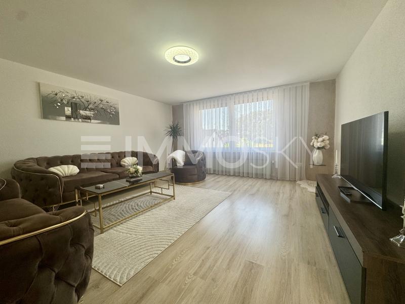 Geräumiges Wohnzimmer  - 