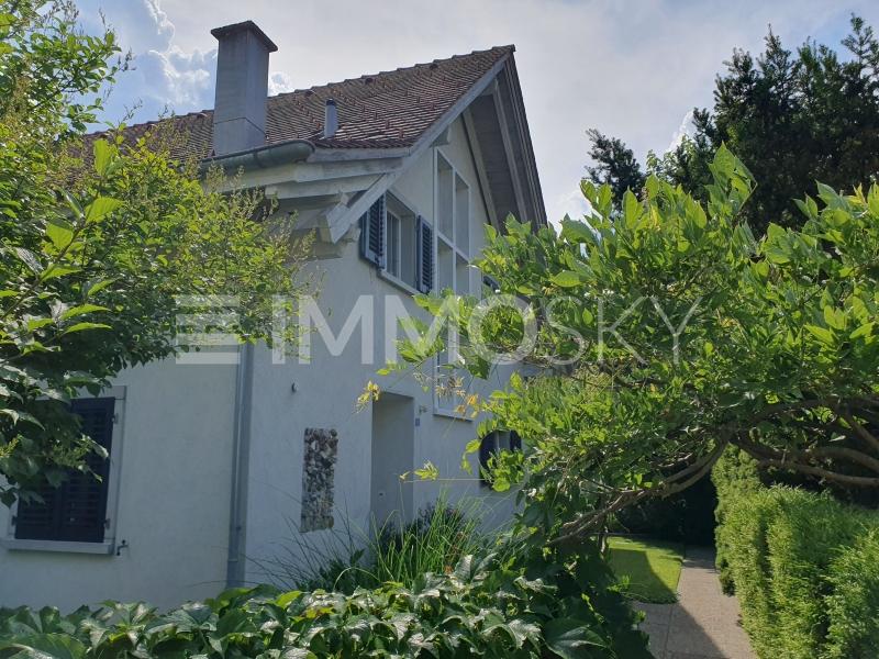 Diskreter Hauszugang  - 5.5 pièces Maison individuelle a Einsiedeln