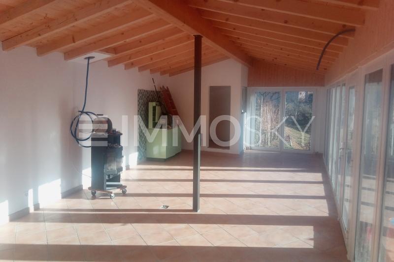 Deposito per modellismo - 3 appartamenti Casa plurifamiliare a Riazzino