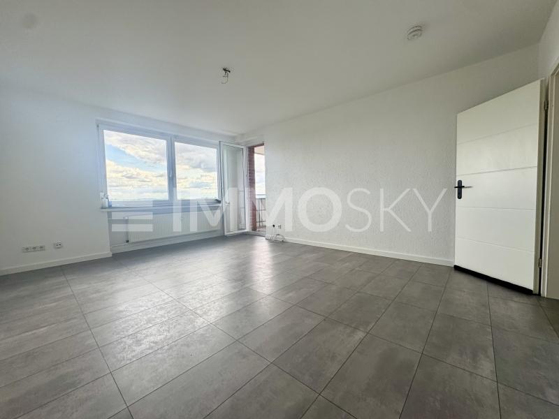 Großzügiges Wohnzimmer  - 