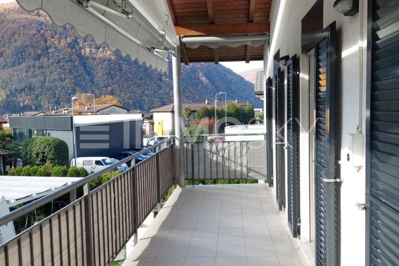 Terrazza con vista - 8.5 stanze Casa bifamiliare a Melano
