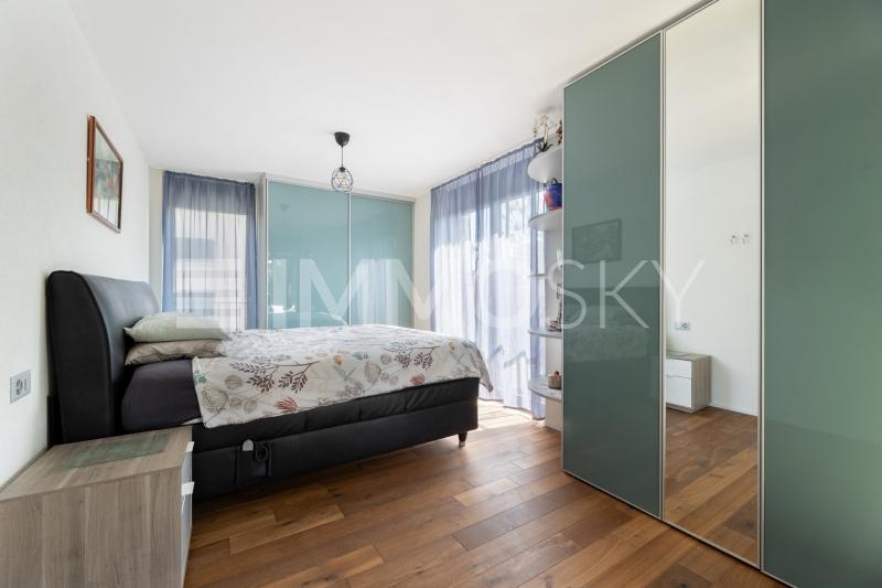 Grosszügiges und helles Schlafzimmer - 3.5 pièces Appartement a Binningen