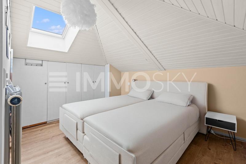 Chambre sous les toits en duplex - 5.5 pièces Duplex a Sion
