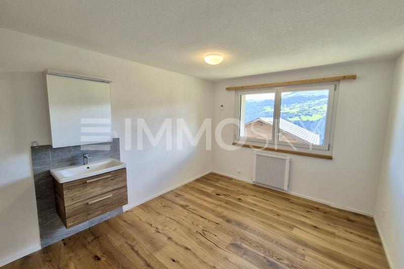 Ruhe mit Aussicht - 3.5 Zimmer Wohnung in Andiast