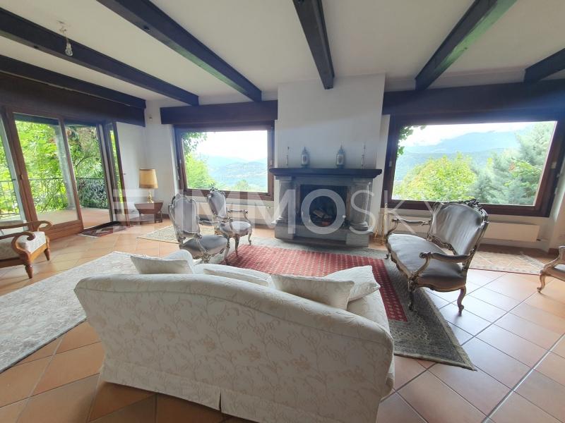 Luminoso soggiorno con camino e finiture di pregio - 9 rooms One-family house in Villa Luganese