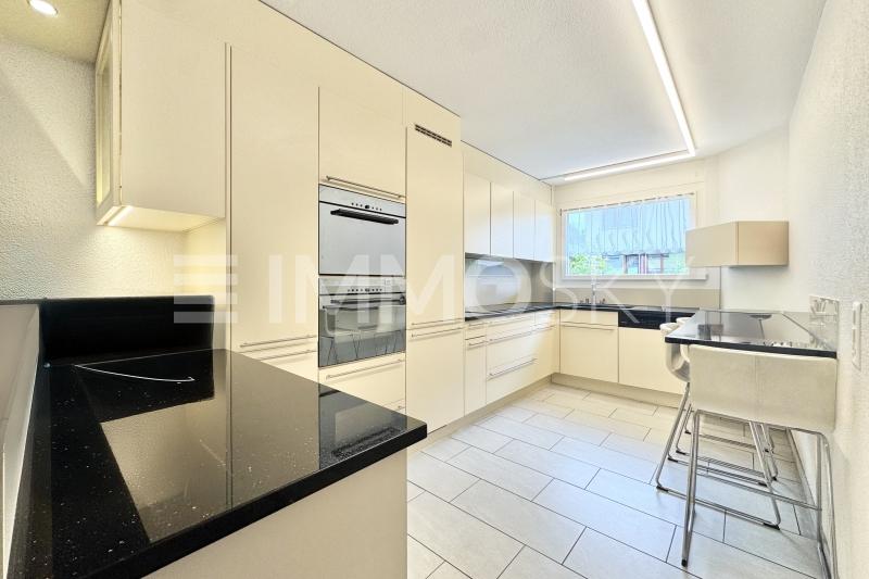 Cuisine moderne - 6.5 Zimmer Reihenmittelhaus in Biel/Bienne
