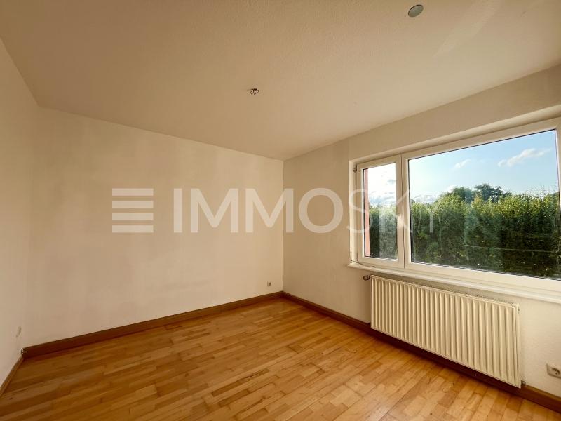 Großzügiges und helles Schlafzimmer - 