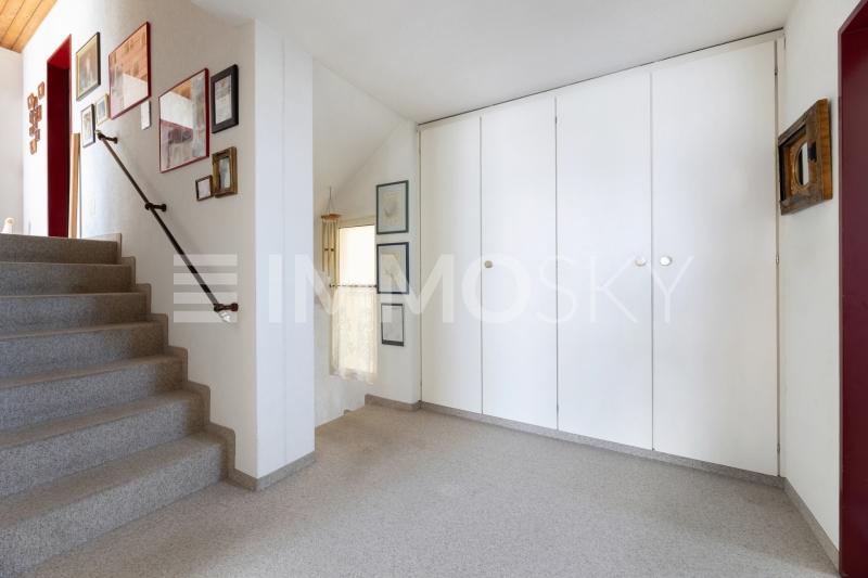 Treppenaufgang mit Einbauschränken - 4.5 pièces Appartement a Baden