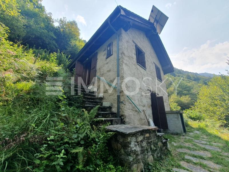 Immersa nel verde - 2.5 Zimmer Einfamilienhaus in Malvaglia