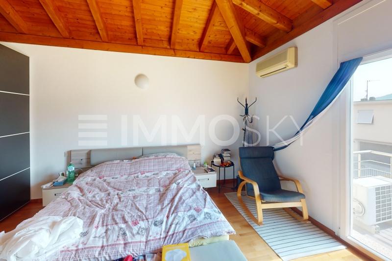 Camera dalle generose dimensioni - 5.5 stanze Casa a Ligornetto