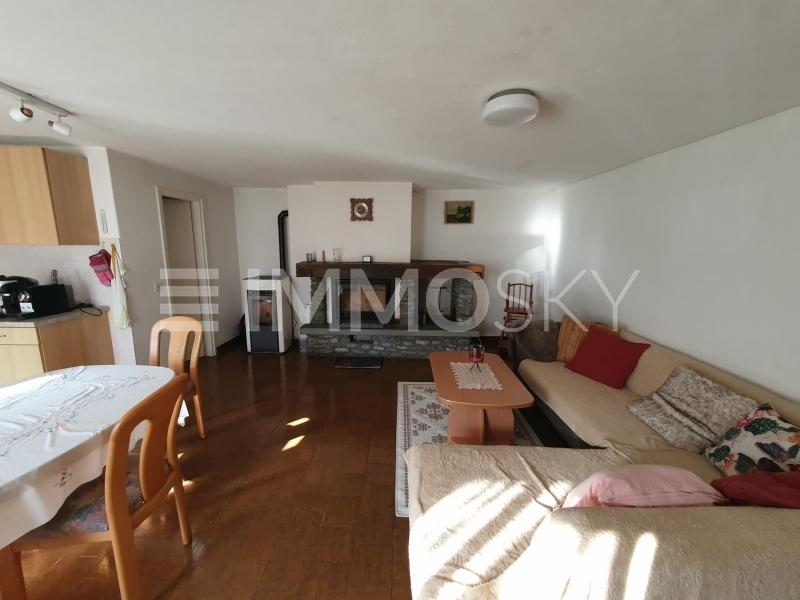 Sala con cucina e camino  - 2.5 pièces Appartement a Dangio Torre