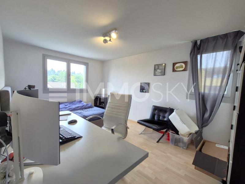 Schlafzimmer mit viel Tageslicht - 5.5 pièces Appartement a Gossau SG