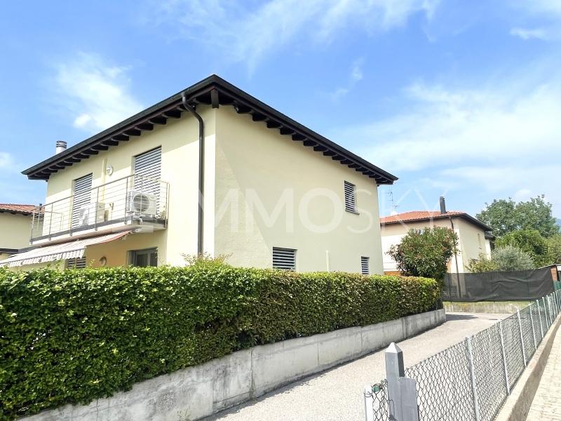 Quartiere residenziale tranquillo - 5.5 stanze Casa a Ligornetto