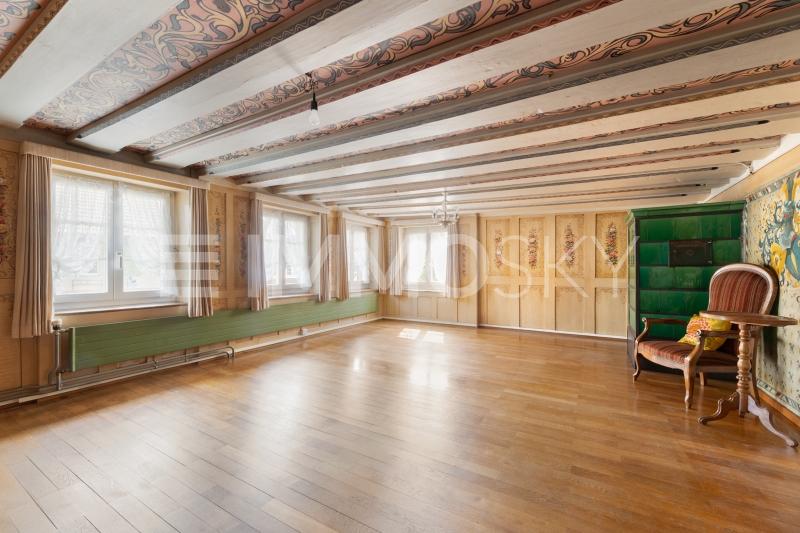 Wohn-/Esszimmer mit grenzenlosem Charme DG-Wohnung - 10 pièces Maison bifamiliale a Embrach