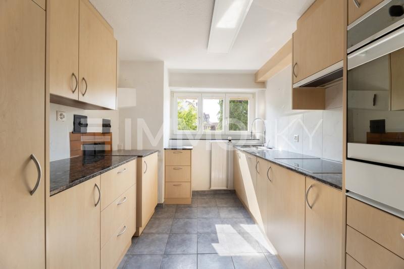 Platzwunder in der DG-Wohnung - 10 pièces Maison bifamiliale a Embrach