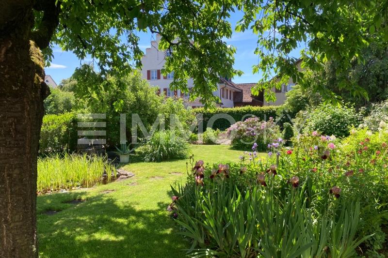 Gartenidylle pur - 10 pièces Maison bifamiliale a Embrach