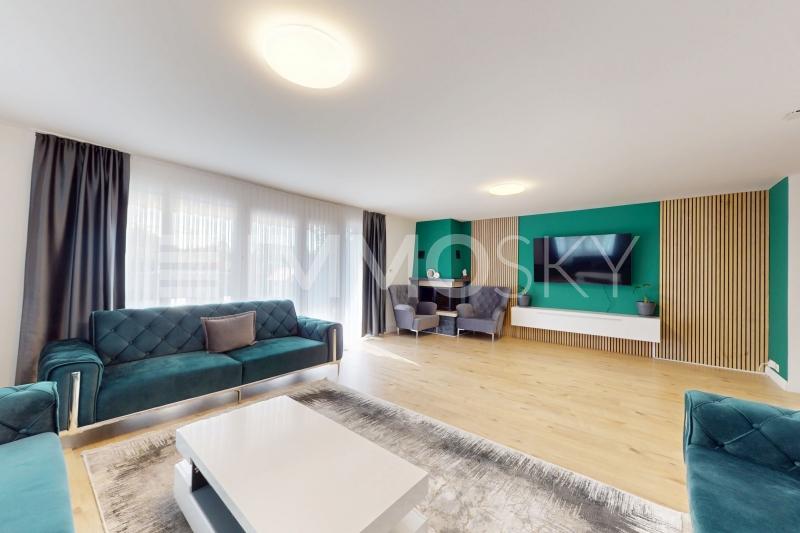 Lumineuse pièce de vie - 4.5 pièces Appartement en rez-de-chaussée a Prez vers Noréaz