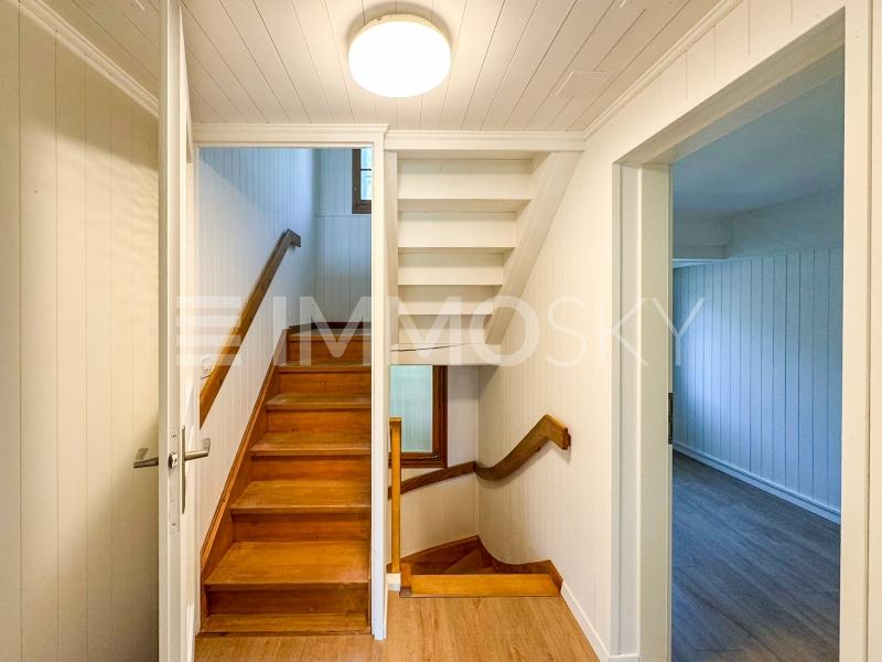 Praktischer Eingangsbereich - 6.5 pièces Maison individuelle a Sarnen