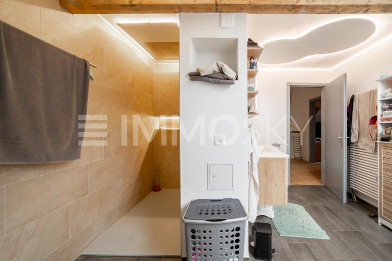 Dusche oder Badewanne - 6.5 pièces Duplex a Uetendorf