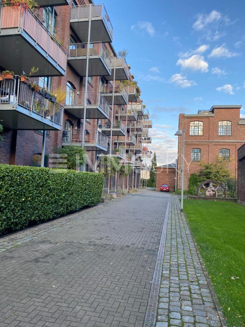 Strasse  - 