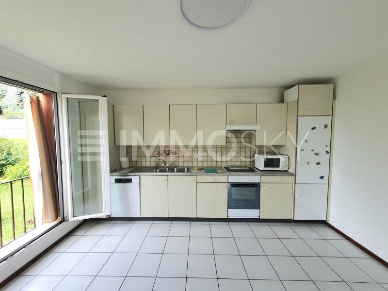 Cucina moderna con elettrodomestici di qualità  - 4 stanze Appartamento a Arzo