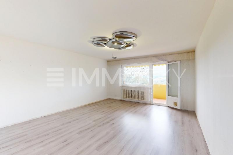 Pièce de vie avec accès au balcon - 3.5 Zimmer Etagenwohnung in Chernex
