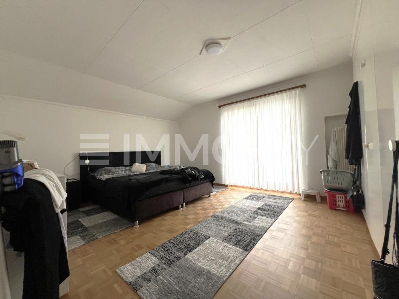 Master Bedroom mit Balkon - 5.5 pièces Maison a Laufenburg