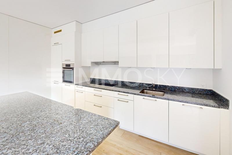 Cucina attrezzata di design  - 4.5 stanze Appartamento a Canobbio